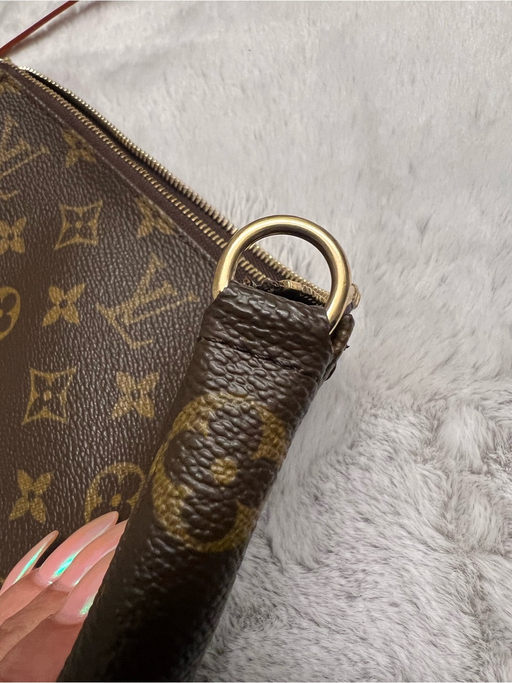 Louis Vuitton Monogram Canvas Pochette - Picture 5 of 9
